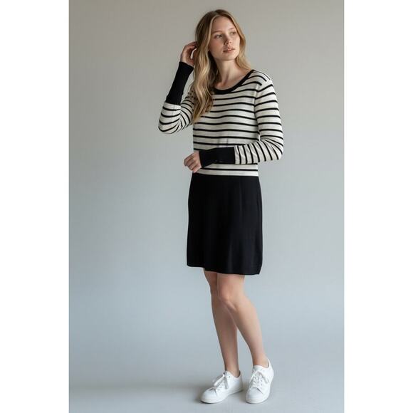 Express Black & White Striped Sweater Dress Size M Long Sleeve Fit & Flare - Picture 7 of 7